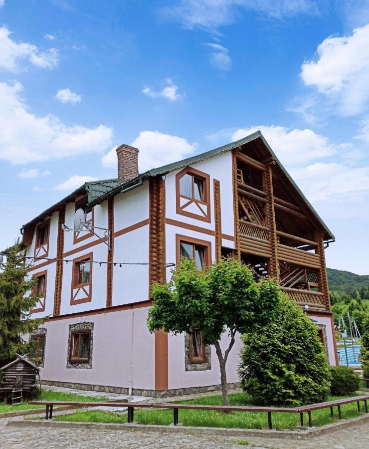 Hirskyy Svitanok Myhove Buitenkant foto