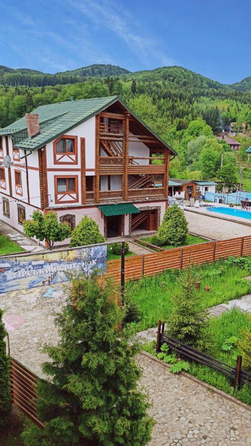 Hirskyy Svitanok Myhove Buitenkant foto